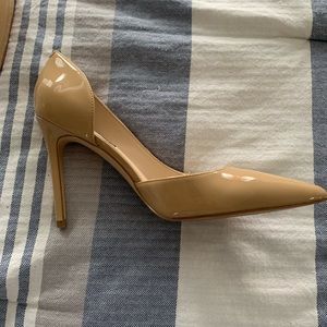 Nine West beige heels. 4 inch heels. A bit high for me. Worn once.